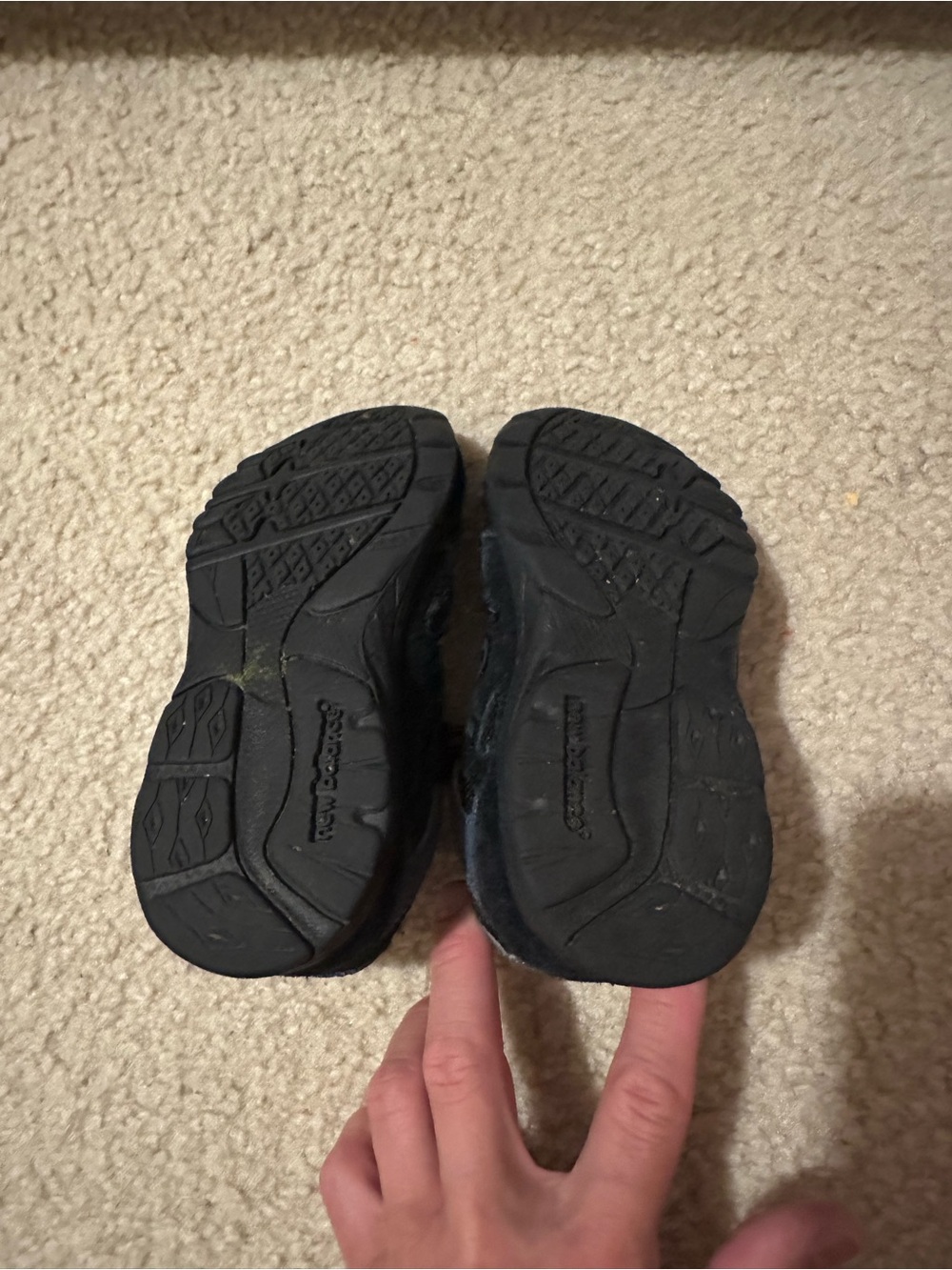 New Balance Kids Black and Dark Gray Sneakers - Picture 4 of 8